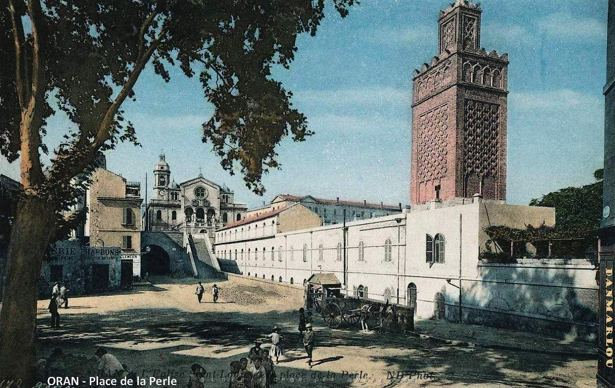 MB i- 015- eglise St-Louis et mosquee.jpg